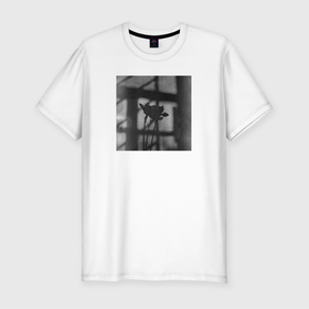 Мужская футболка хлопок Slim с принтом Нарциссы на фоне окна в Тюмени, 92% хлопок, 8% лайкра | приталенный силуэт, круглый вырез ворота, длина до линии бедра, короткий рукав | нарциссы | натюрморт | природа | цветы | чёрное и белое