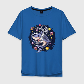 Мужская футболка хлопок Oversize с принтом Верхом на акуле в Тюмени, 100% хлопок | свободный крой, круглый ворот, “спинка” длиннее передней части | Тематика изображения на принте: raw | space | акула | галактика | звезды | космос