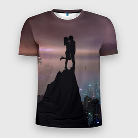 Мужская футболка 3D Slim с принтом Влюбленные на фоне города в Екатеринбурге, 100% полиэстер с улучшенными характеристиками | приталенный силуэт, круглая горловина, широкие плечи, сужается к линии бедра | Тематика изображения на принте: влюбленные | город | двое | любовь | ночь | объятия | пара