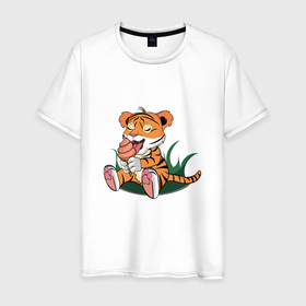 Мужская футболка хлопок с принтом Тигр ест в Белгороде, 100% хлопок | прямой крой, круглый вырез горловины, длина до линии бедер, слегка спущенное плечо. | 2022 | ест | котенок | кушает | маленький | малыш | мороженое | наслаждается | новый год | тигр | тигренок | хищник