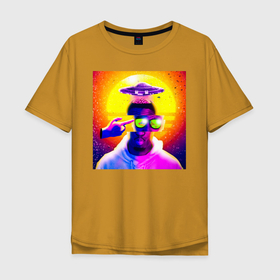 Мужская футболка хлопок Oversize с принтом Brain Out в Санкт-Петербурге, 100% хлопок | свободный крой, круглый ворот, “спинка” длиннее передней части | винтаж | игра | космос | мужчина | неон | нло | планета | пришельцы | ретро | солнце | человек | яркость