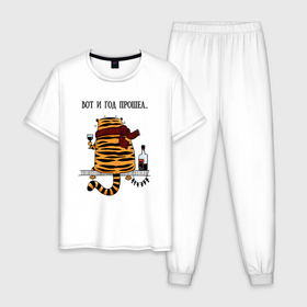 Мужская пижама хлопок с принтом Тигр грустит с бутылкой вина , 100% хлопок | брюки и футболка прямого кроя, без карманов, на брюках мягкая резинка на поясе и по низу штанин
 | Тематика изображения на принте: 2022 | год тигра | новый год | новый год 2022 | символ года | тигр | тигренок | тигрица | тигры