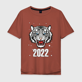 Мужская футболка хлопок Oversize с принтом БЕЛЫЙ ТИГР НОВЫЙ ГОД 2022 , 100% хлопок | свободный крой, круглый ворот, “спинка” длиннее передней части | Тематика изображения на принте: 2022 | beast | merry christmas | new year | red bow | santa hat | snow | tiger | winter | winter is coming | year of the tiger | год тигра | дед мороз | животные | звери | зверь | зима | зима 2022 | зима близко | новог | новогодни