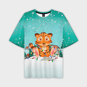 Мужская футболка OVERSIZE 3D с принтом Тигренок запутался в гирляндах в Петрозаводске,  |  | Тематика изображения на принте: 2022 | год тигра | новый год | новый год 2022 | символ года | тигр | тигренок | тигрица | тигры