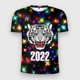 Мужская футболка 3D Slim с принтом БЕЛЫЙ ТИГР 2022 И НОВОГОДНИЕ ОГНИ , 100% полиэстер с улучшенными характеристиками | приталенный силуэт, круглая горловина, широкие плечи, сужается к линии бедра | Тематика изображения на принте: 2022 | beast | merry christmas | new year | red bow | santa hat | snow | tiger | winter | winter is coming | year of the tiger | год тигра | дед мороз | животные | звери | зверь | зима | зима 2022 | зима близко | новог | новогодни