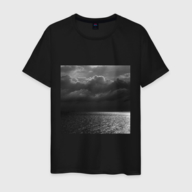 Мужская футболка хлопок с принтом Black sea в Петрозаводске, 100% хлопок | прямой крой, круглый вырез горловины, длина до линии бедер, слегка спущенное плечо. | вода | луч | море | облака | природа | солнце | черный | шторм | эстетика