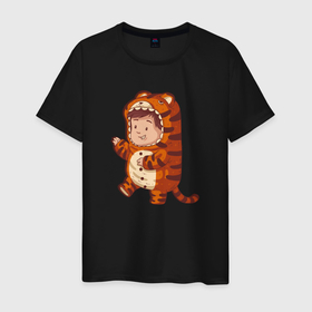 Мужская футболка хлопок с принтом Ребенок в костюме тигра в Курске, 100% хлопок | прямой крой, круглый вырез горловины, длина до линии бедер, слегка спущенное плечо. | забавный | карнавалльный костюм | костюм тигра | ребенок | тигр | тигренок