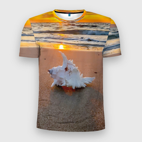 Мужская футболка 3D Slim с принтом Ракушка на песочном берегу тихого океана в Екатеринбурге, 100% полиэстер с улучшенными характеристиками | приталенный силуэт, круглая горловина, широкие плечи, сужается к линии бедра | 
