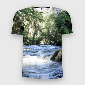 Мужская футболка 3D Slim с принтом Течёт река в лесу в Курске, 100% полиэстер с улучшенными характеристиками | приталенный силуэт, круглая горловина, широкие плечи, сужается к линии бедра | Тематика изображения на принте: 