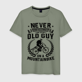 Мужская футболка хлопок с принтом Никогда не недооценивай олда на горном велосипеде в Курске, 100% хлопок | прямой крой, круглый вырез горловины, длина до линии бедер, слегка спущенное плечо. | 