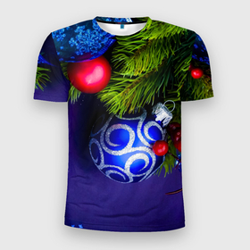 Мужская футболка 3D Slim с принтом Новый год ветка ели и ёлочный шар в Белгороде, 100% полиэстер с улучшенными характеристиками | приталенный силуэт, круглая горловина, широкие плечи, сужается к линии бедра | Тематика изображения на принте: 