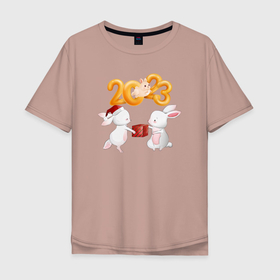 Мужская футболка хлопок Oversize с принтом Зайчики с подарком    2023 в Санкт-Петербурге, 100% хлопок | свободный крой, круглый ворот, “спинка” длиннее передней части | Тематика изображения на принте: 