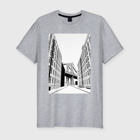 Мужская футболка хлопок Slim с принтом Переулок у Бруклинского моста в Кировске, 92% хлопок, 8% лайкра | приталенный силуэт, круглый вырез ворота, длина до линии бедра, короткий рукав | Тематика изображения на принте: 