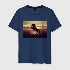 Мужская футболка хлопок с принтом Конь в дыбах на закате в Петрозаводске, 100% хлопок | прямой крой, круглый вырез горловины, длина до линии бедер, слегка спущенное плечо. | 