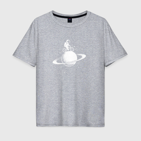 Мужская футболка хлопок Oversize с принтом Космонавт велосипедист на Сатурне в Курске, 100% хлопок | свободный крой, круглый ворот, “спинка” длиннее передней части | Тематика изображения на принте: 