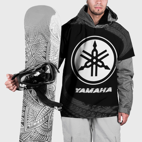 Накидка на куртку 3D с принтом Yamaha speed на темном фоне со следами шин в Новосибирске, 100% полиэстер |  | Тематика изображения на принте: 