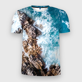 Мужская футболка 3D Slim с принтом Морские волны и скалы в Тюмени, 100% полиэстер с улучшенными характеристиками | приталенный силуэт, круглая горловина, широкие плечи, сужается к линии бедра | 