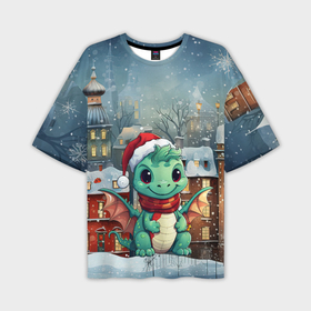 Мужская футболка oversize 3D с принтом Милый маленький дракон новогодний на фоне домов в Кировске,  |  | Тематика изображения на принте: 