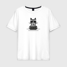 Мужская футболка хлопок Oversize с принтом Котик хакер за ноутбуком в Тюмени, 100% хлопок | свободный крой, круглый ворот, “спинка” длиннее передней части | Тематика изображения на принте: 